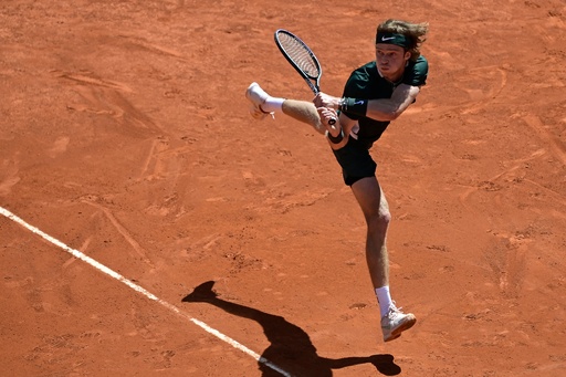 ナダル、劇的勝利でマドリードOP8強 レアルの大逆転「刺激」に