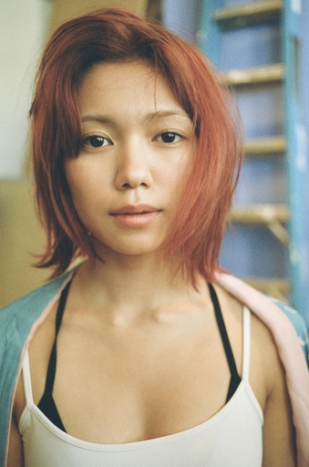 二階堂ふみ写真集『near,far』サイン会、「BOOKMARC」で12月15日開催