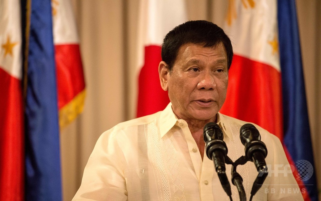 ドゥテルテ比大統領、麻薬撲滅に戒厳令も辞さず ドゥテルテ比大統領、麻薬撲滅に戒厳令も辞さず