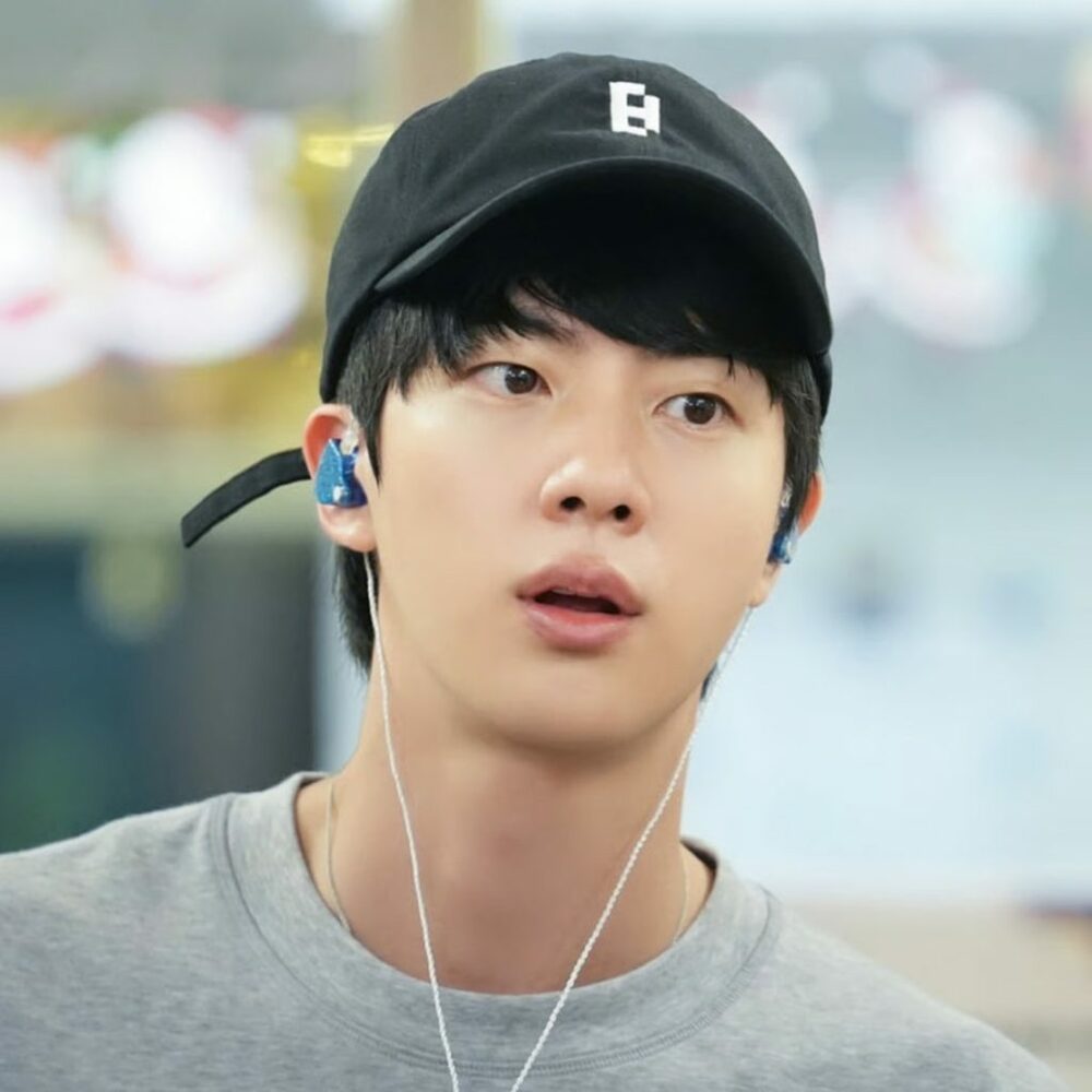BTSのJIN、寄付影響力No.1スターに選出…20カ月連続チャート1位 写真枚