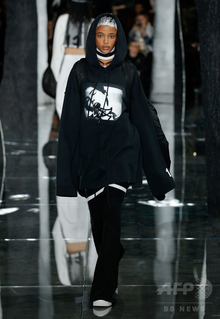 「フェンティ×プーマ」16/17年秋冬コレクション