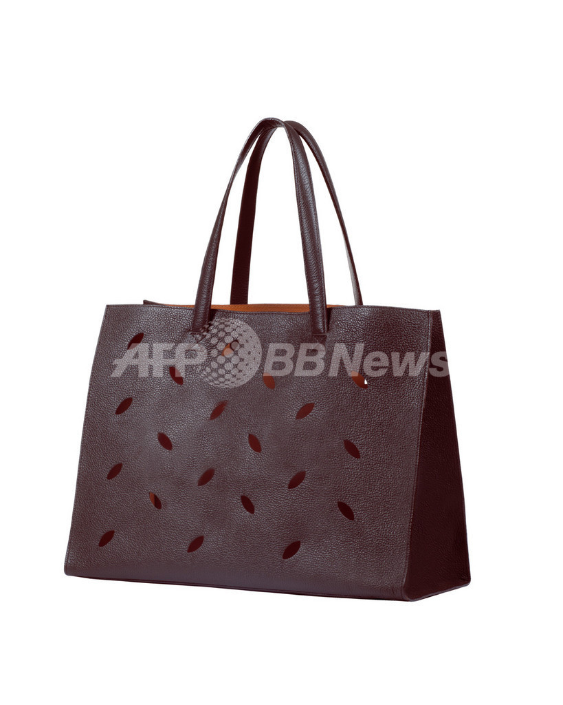 ピエール・エルメ・パリがレザーバッグを発売、スイーツにちなんだ10色が登場