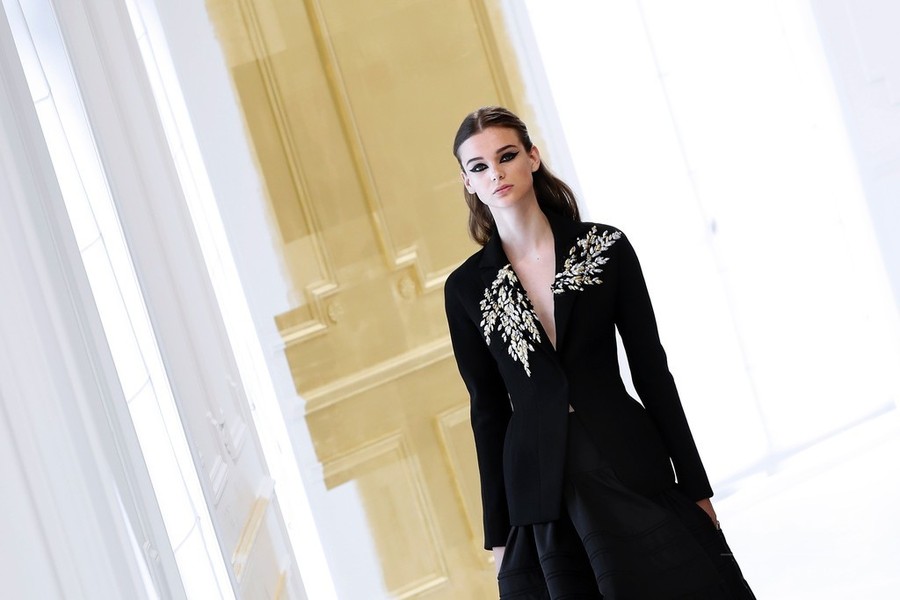 「クリスチャン ディオール」16/17年秋冬パリ・オートクチュール