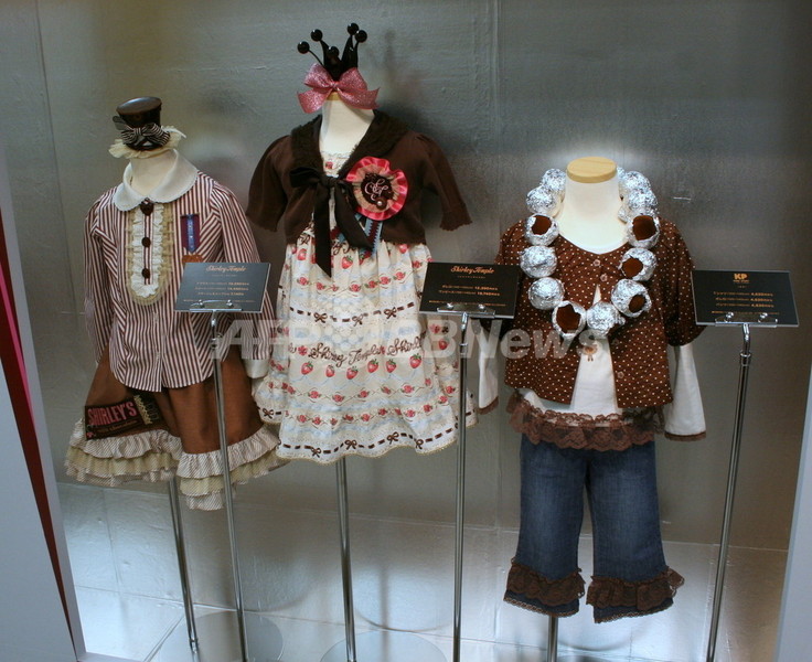 ショコラが子供服に変身、「ショコアンファン コレクション」