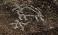 イラク中部ホメイン郊外の丘陵地帯で発見された古代の岩壁画（2016年10月24日撮影）。(c)AFP/ATTA KENARE