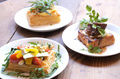 東京・恵比寿にオープンした「マディソン ニューヨーク キッチン（MADISON NEW YORK KITCHEN）」のランチメニュー（9月1日から提供、2014年7月30日撮影）。(c)MODE PRESS