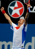 テニス、アピア国際（2012 Apia International Sydney tennis tournament）は15日、オーストラリアのシドニー（Sydney）で男子シングルス準決勝が行われ、フィンランドのヤルコ・ニエミネン（Jarkko Nieminen）は6-2、7-5でフランスのジュリアン・ベネトー（Julien Benneteau）を破り、ツアー通算2勝目となる優勝を飾った。

勝利に歓喜するヤルコ・ニエミネン（2012年1月15日撮影）。(c)AFP/Greg WOOD