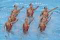 第15回世界水泳選手権（15th FINA World Championships）は22日、スペイン・バルセロナ（Barcelona）でシンクロナイズドスイミングのチームテクニカルルーティン（TR）決勝が行われ、ロシアが96.6点で金メダルに輝いた。

94.4点を記録したスペインが銀メダル、93.3点を記録したウクライナが銅メダルを獲得した。

演技に臨むロシアの選手（2013年7月22日撮影）。(c)AFP/JOSEP LAGO