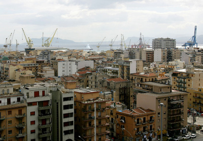 元特殊部隊の「子供連れ戻し組織」摘発、シチリア拠点に欧州で暗躍