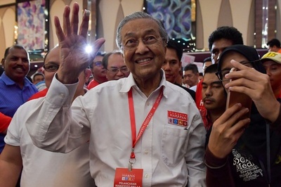 不明マレー機はハイジャック阻止目的に遠隔操作、元首相が持論展開