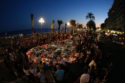 仏トラック突入事件の容疑者、2日前に現場を下見