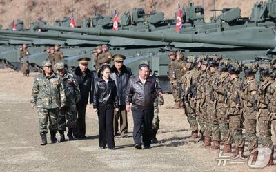 韓国が警戒強める北朝鮮訓練…金正恩総書記が新型戦車と無人機の攻撃演習視察