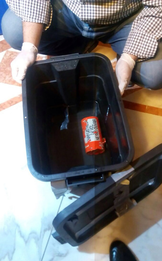 墜落エジプト機、機内で煙探知機作動 残骸に「すす」も