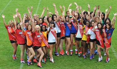 「ミスW杯」もキックオフ間近、32か国の美女が勢ぞろい