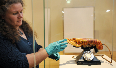 ダリの代表作「ロブスター電話」、メルボルンにお目見え