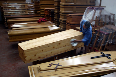 縁起が悪い？無料葬儀セットの当選者現れず イタリア