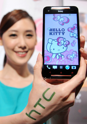 台湾HTC、ハローキティとコラボの新スマートフォン