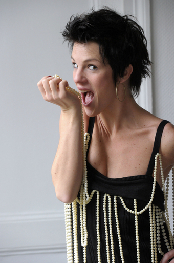 甘い真珠のアクセサリー、「サロン・デュ・ショコラ」パリで開催