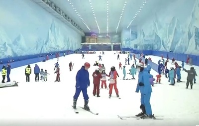 春節連休 中国南部でウインタースポーツがブーム