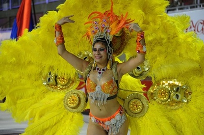 パラグアイ最大のカーニバル「ジャマーダス」、2日目も華やかに