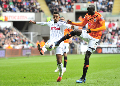 ニューカッスルがパピス・シセの2得点で勝利