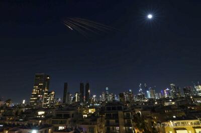 イスラエル軍、イランがクラスター爆弾を「複数回」使用と発表