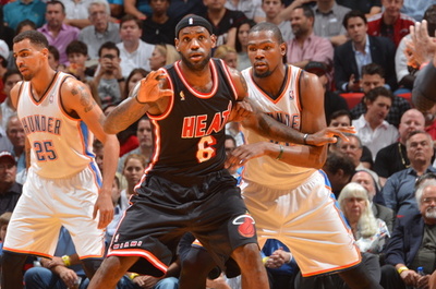 デュラントがけん引のサンダー、ヒートを凍りつかせる勝利