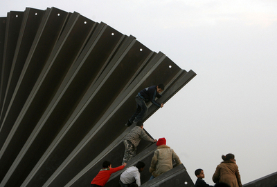 ガザ地区住民の流入問題、エジプト政府は26日も境界壁を閉鎖せず
