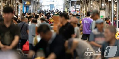 韓国で鮮明になる「消費の二極化」…低所得層は食費・医療費、高所得層は文化・教育