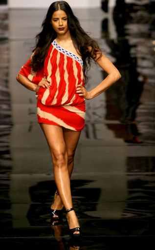 ＜08/09年秋冬ラクメ・ファッション・ウィーク＞ナンディタ・マタニら、新作を発表