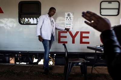 診療列車で遠隔地にも医療サービス 南アフリカ