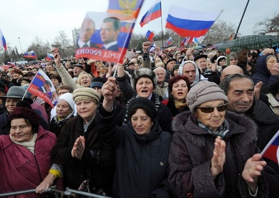 クリミアに入ろうとした欧州監視団に警告射撃