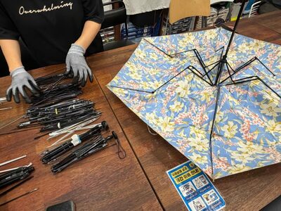使い捨て傘の「代償」は炭素7キロ？…ソウルで始まった“壊れた傘”を救う人々の挑戦