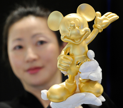 純金製ミッキーマウス、三越伊勢丹ホールディングス2周年で