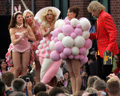 独製菓メーカーの「お菓子」なファッションショー