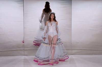 「アレクシ・マビーユ」17年春夏オートクチュール