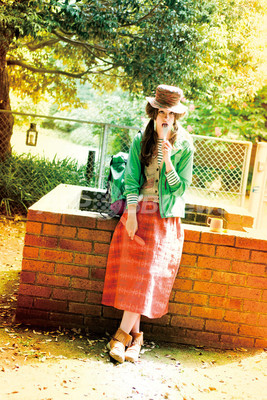 Senken H 113 みんなでゆったり女子キャンプ 派手コーデは もはや定番 コロンビア 写真6枚 ファッション ニュースならmode Press Powered By Afpbb News