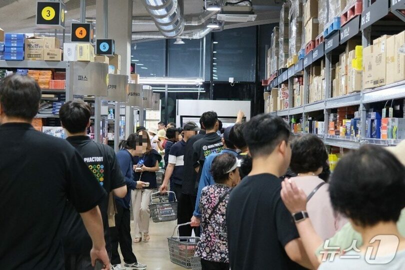 2025年7月10日、京畿道城南市寿井区にある倉庫型薬局「メガファクトリー」(c)news1