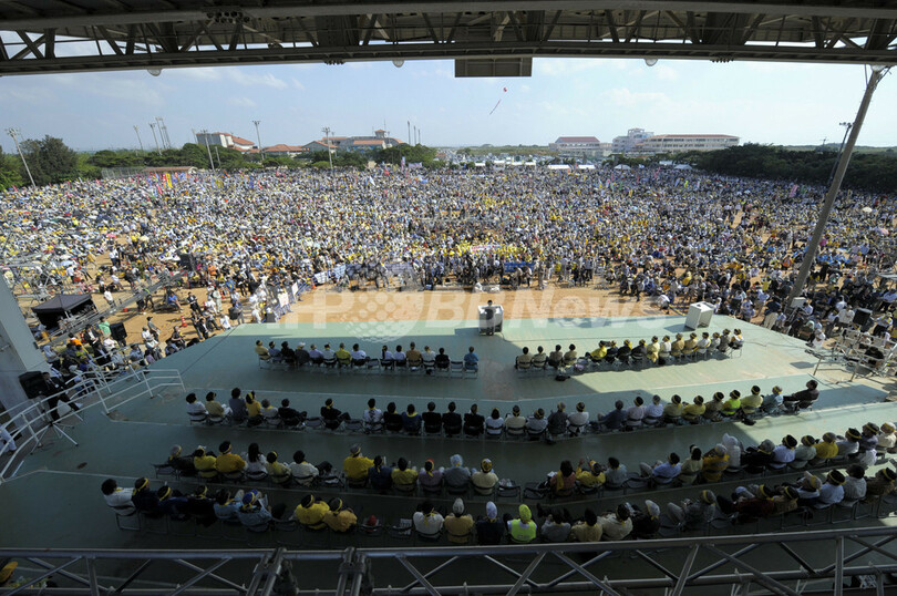 沖縄で米軍基地反対の大規模県民集会
