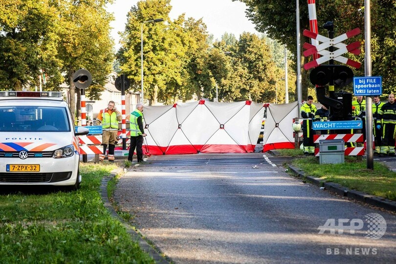オランダで列車と大型ベビーカーが衝突、子ども4人死亡 「最悪の悪夢」