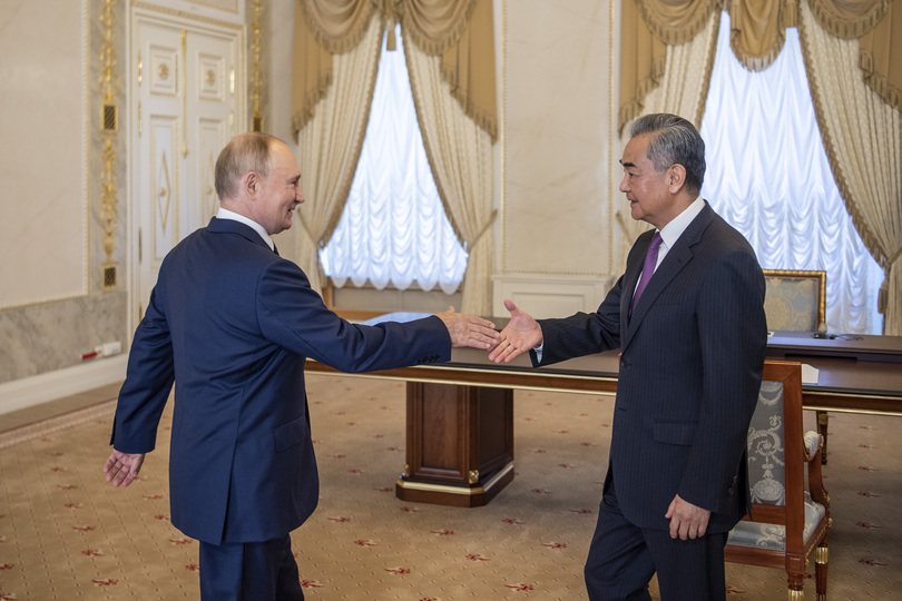 プーチン大統領、王毅氏と会談