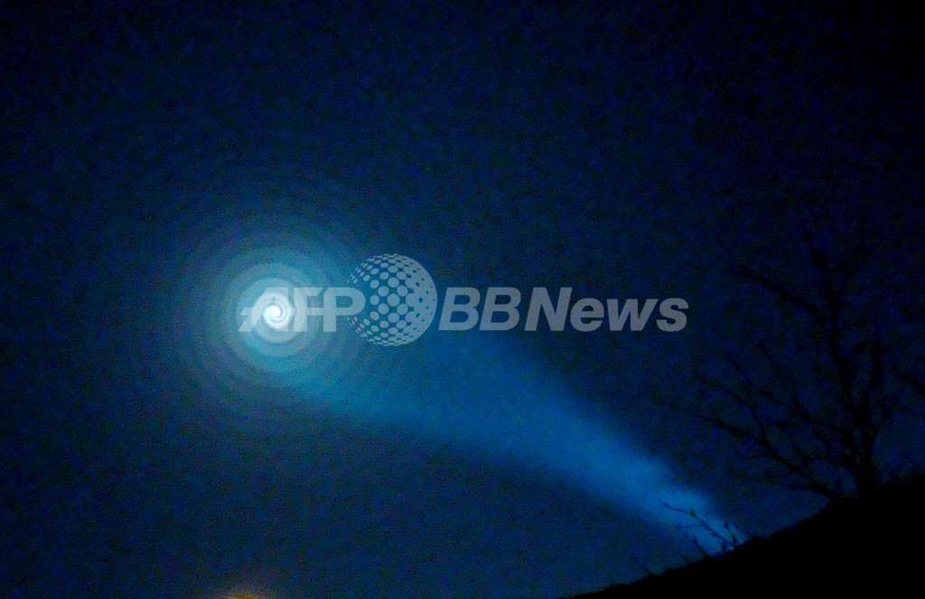 ノルウェー北部でUFO騒ぎ、正体はロシアのミサイル発射実験失敗 ノルウェー北部でUFO騒ぎ、正体はロシアのミサイル発射実験失敗