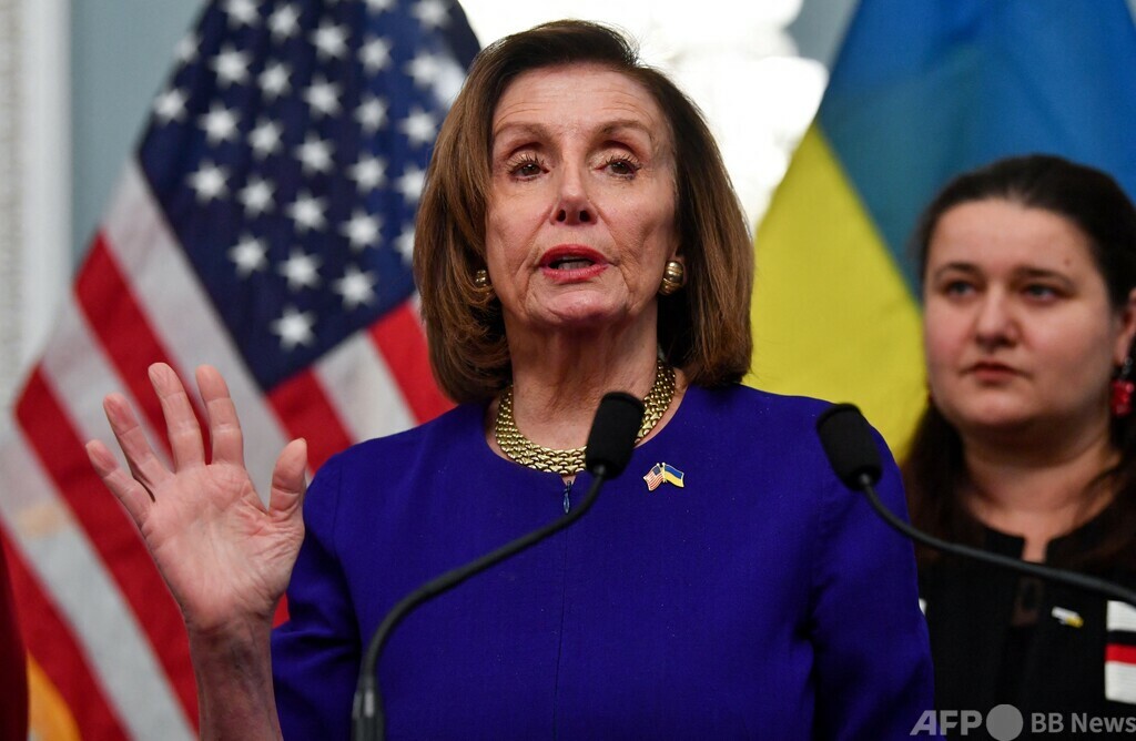 ペロシ米下院議長、キーウ訪問 ウクライナ大統領と面会 写真1枚 …