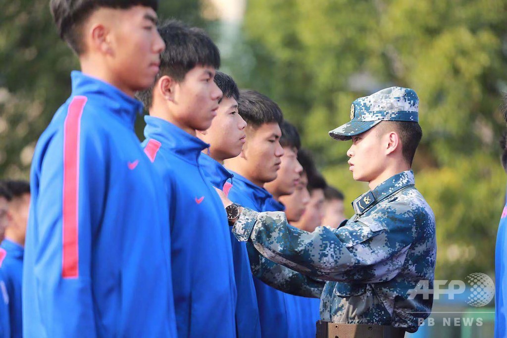 中国サッカーの 軍隊式訓練 再び 新型コロナ克服へ協会が指令 写真2枚 国際ニュース Afpbb News