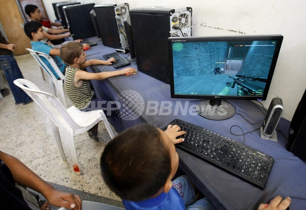 テレビやゲームにかじりつく子どもは、家族と疎遠になる 研究結果 テレビやゲームにかじりつく子どもは、家族と疎遠になる 研究結果