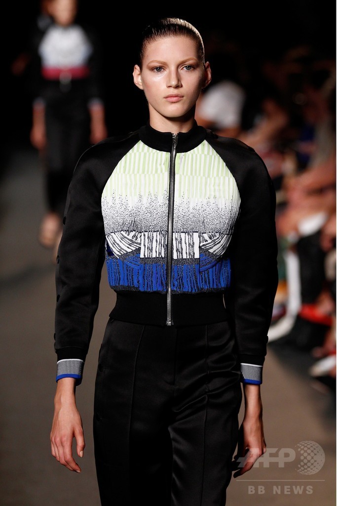 スニーカースタイルがさらに進化！？「アレキサンダー ワン」15年春夏