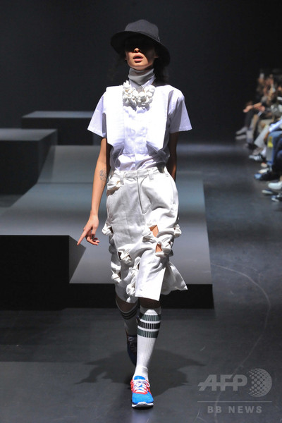 ファセッタズム流ドレスダウンを表現、15年春夏