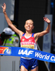 第13回世界陸上大邱大会（13th IAAF World Championships in Athletics Daegu）は31日、5日目の競技が行われ、女子20キロメートル競歩決勝でロシアのオリガ・カニスキナ（Olga Kaniskina）が1時間29分42秒で優勝し、大会3連覇を果たした。

トップでフィニッシュしたオリガ・カニスキナ（2011年8月31日撮影）。(c)AFP/MARK RALSTON