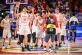 FIBAバスケットボール・ワールドカップ、17-32位順位決定ラウンド・グループO、日本対ベネズエラ。勝利を喜ぶ日本の選手（2023年8月31日撮影）。(c)Yuichi YAMAZAKI / AFP