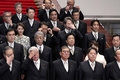 東京都内の首相官邸で、写真撮影に臨む石破茂新内閣の閣僚（2024年10月1日撮影）。(c)TORU HANAI / POOL / AFP
